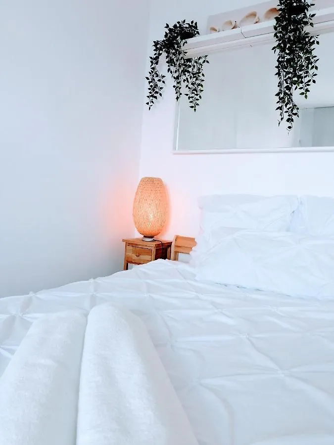 Feel Blue Sky - Politehnica Apartment Bucureşti